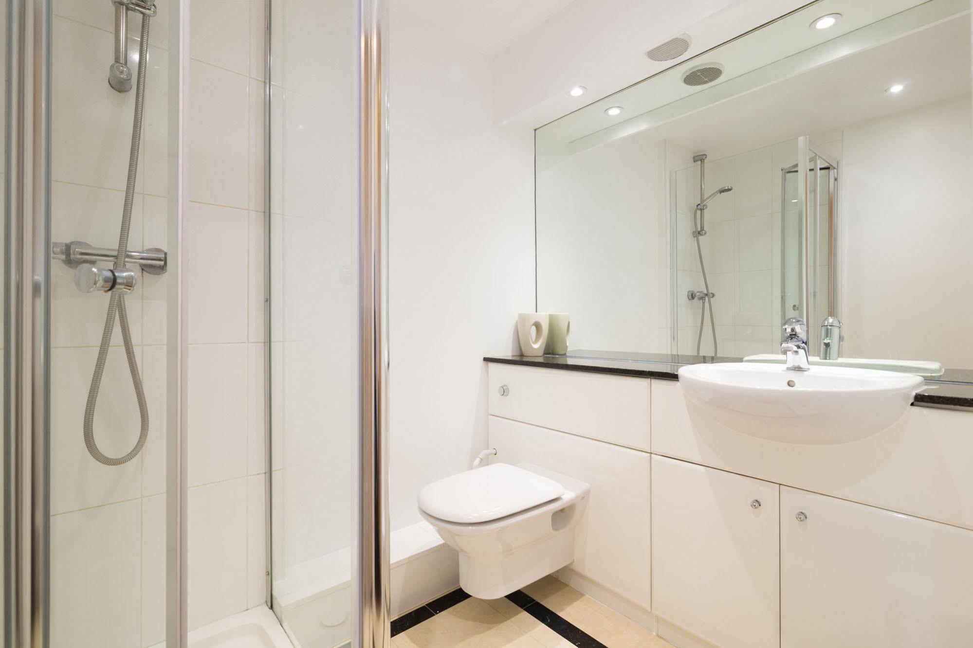 Seagull Lane Serviced Apartment 런던 외부 사진